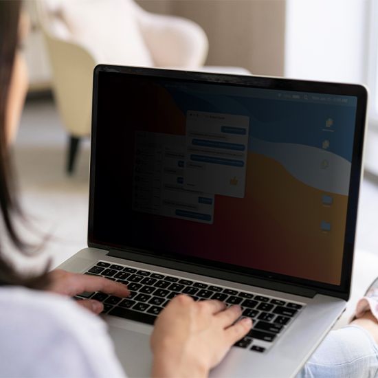 Film Privacy MacBook Pro 16" (M4 / M3 / M2) – Finition mate, pose magnétique, vision confidentielle-1