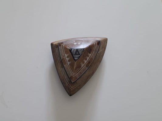 Boîte à bijoux & Vide-poche gravée triangulaire en Talc du Niger